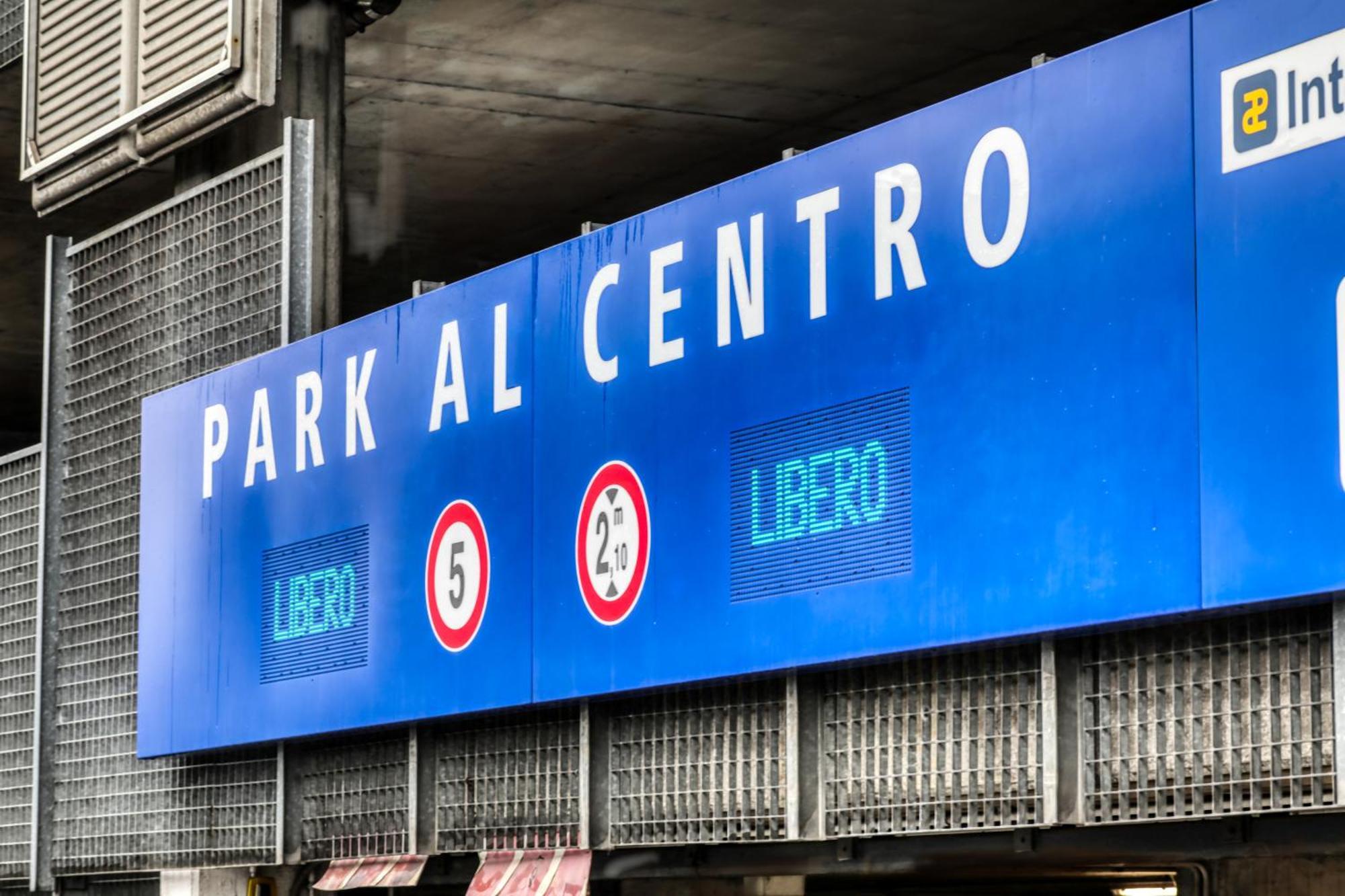 Suite Angolo Alla Stazione - Appartamento Con Terrazzo Panoramico Παβία Εξωτερικό φωτογραφία