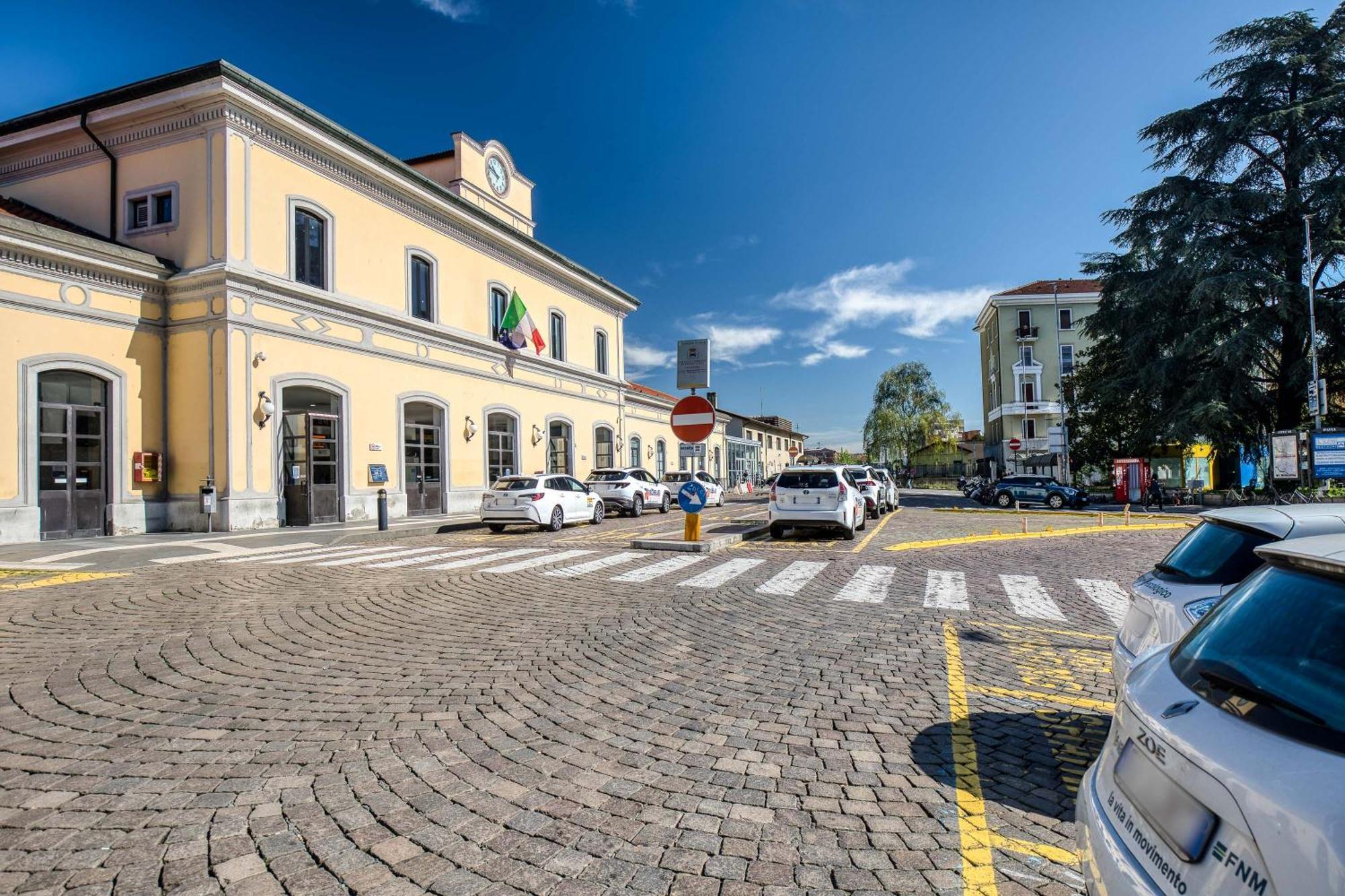 Suite Angolo Alla Stazione - Appartamento Con Terrazzo Panoramico Παβία Εξωτερικό φωτογραφία